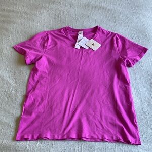 🌼 NWT Fabletics short sleeve top